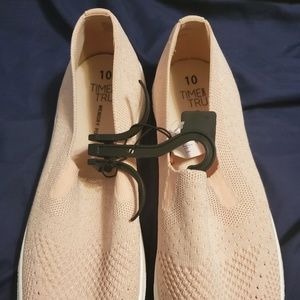 Slip on memory foam sneakers nwt